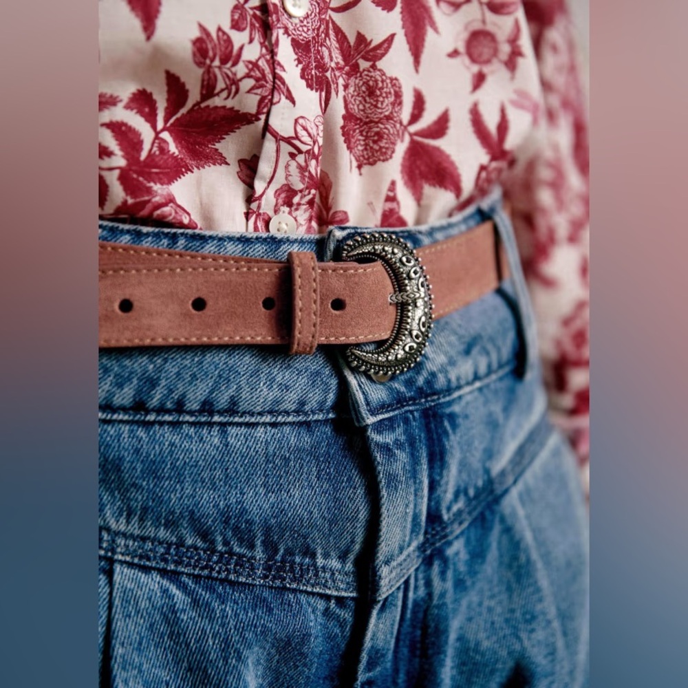 Sezane Pink Belt with Silver Crescent Buckle - final price will not go below $75 - Picture 5 of 11